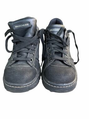 Vintage Y2K 90's Skechers Tredd
Jammers Black Suede Oxford. Women’s size 8